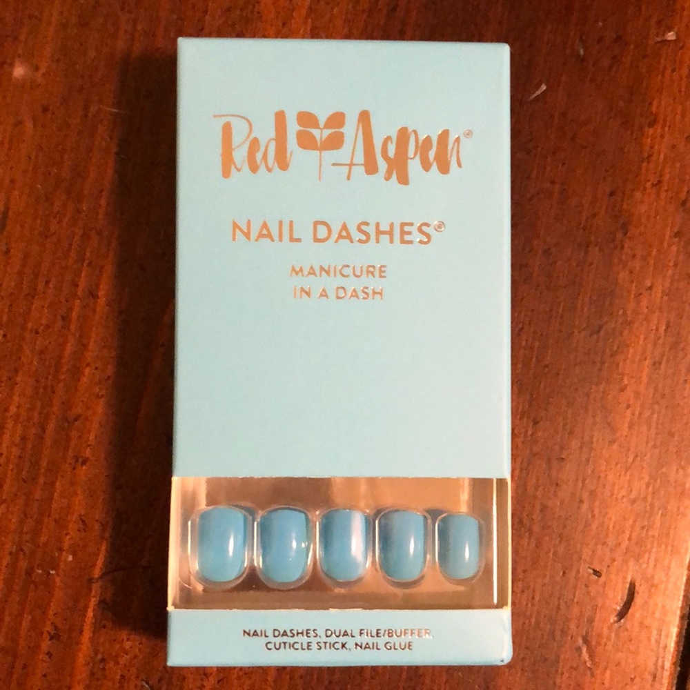 Red Aspen Nail Dashes in Elle-ctric Blue